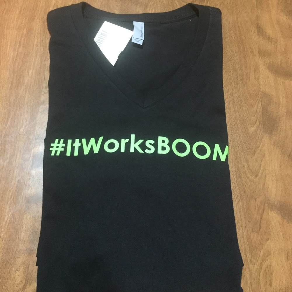 Black Shirt IT WORKS unisex XXL New